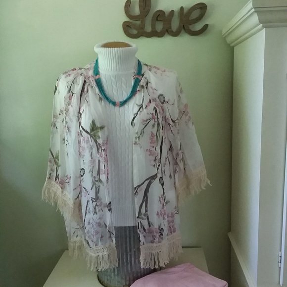Pretty NEW kimono scarf wrap w fringe MUMU COMFY - Picture 3 of 7